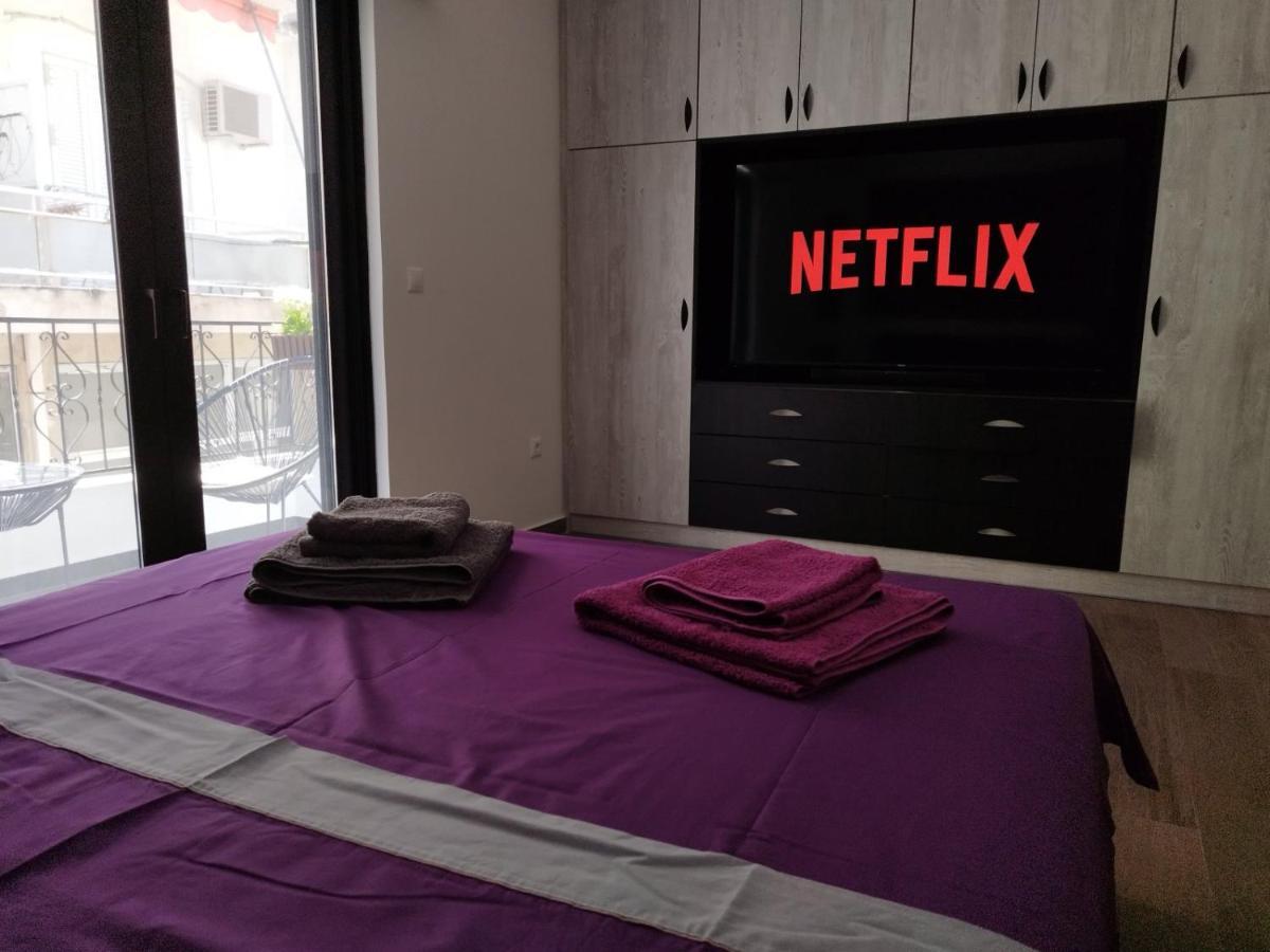 Luxurious Apartment In The Heart Of Town ! Лутракі Екстер'єр фото